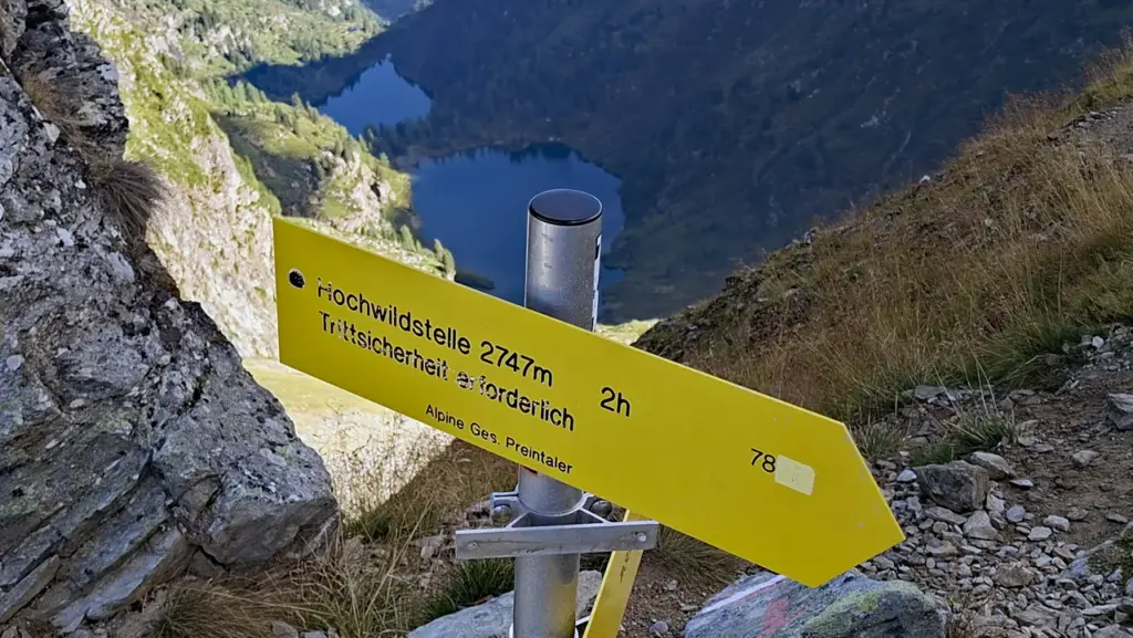 Wegweiser bei der Neualmscharte